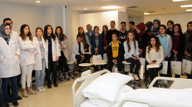 LİSE ÖĞRENCİLERİNDEN SANKO ÜNİVERSİTESİ’NE ZİYARET