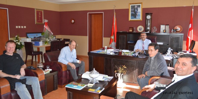 MACARİSTAN’LI AKADEMİSYENLER DEKAN KAYGISIZ’I ZİYARET ETTİ