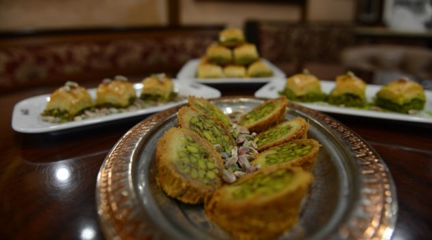 Mado dünyanın en lezzetli tatlısını üretiyor^ Baklava ve Burma dünya listesinde