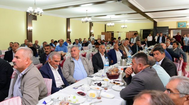 MUHTARLARDAN BAŞKAN ERKOÇ’A TEŞEKKÜR..