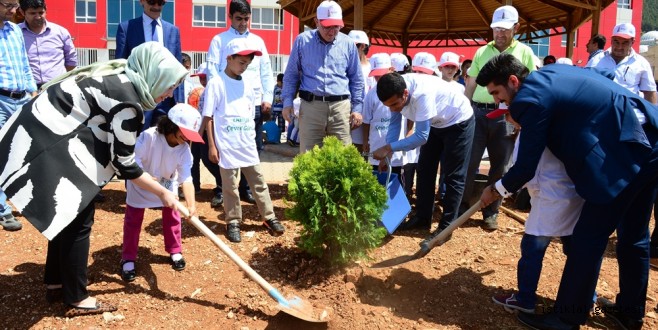 ONİKİŞUBAT’TAN ÖĞRENCİLERE “ÇEVRE” EĞİTİMİ