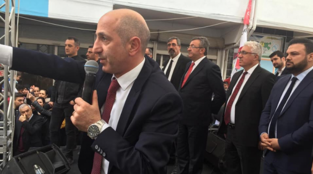 Öztunç’tan Türk Bayrağının İndirilmesine Sert Tepki