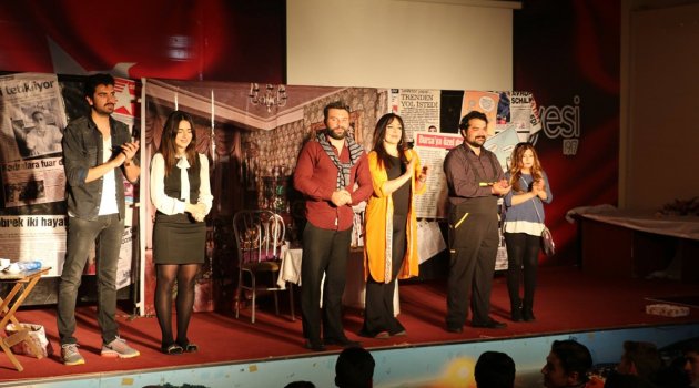 PAZARCIK’TA ‘LAFINI BALLA KESTİM’ İSİMLİ TİYATRO DÜZENLENDİ