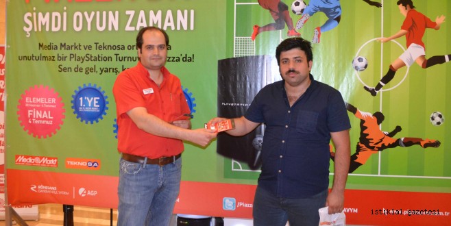 PES TUTKUNLARI PİAZZA’DA YARIŞTI