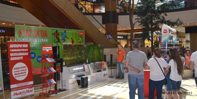 Piazza’da PES Turnuvası Heyecanı Başladı