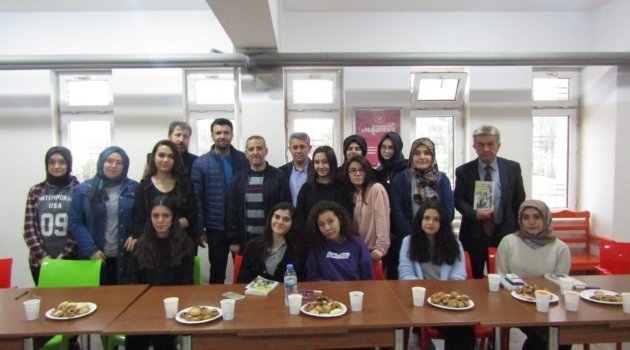 ‘SAÇLARIMDA SOKAK KOKUSU’ TANITILDI..