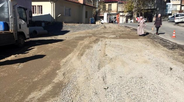 SARAYALTI CADDESİ’NDE ÇALIŞMALAR DEVAM EDİYOR