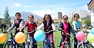 Elbistan'da 49 Öğrenciye Daha Bisiklet Dağıtımı Yapıldı