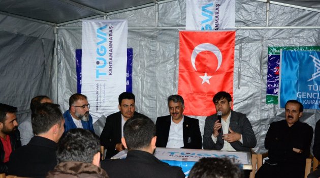 UĞUR DİLİPAK’DAN EVET ÇADIRINA MARŞLI DESTEK