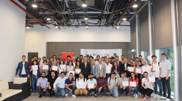 Uyum Akademi 11.Yaz Staj Okulu Sertifikaları sahiplerini buldu