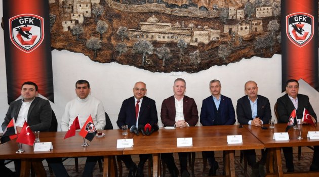 Vali Gül’den şehrin takımına destek…