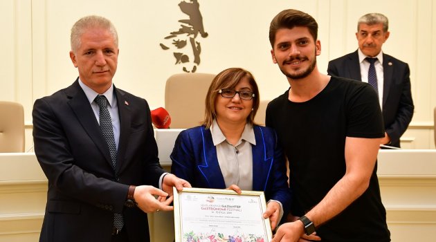 Vali Gül, “GastroAntepFest bir ekonomik kalkınma modelidir”
