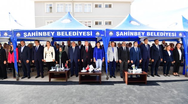Vali Gül, “Hayırseverlerimizin hayatın her alanına dokunduğunu görüyoruz”