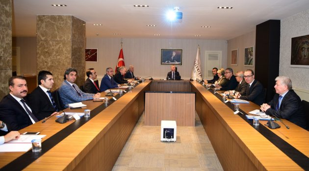 Vali Gül; “Kayıt dışı çalışan yerleri tespit edeceğiz”