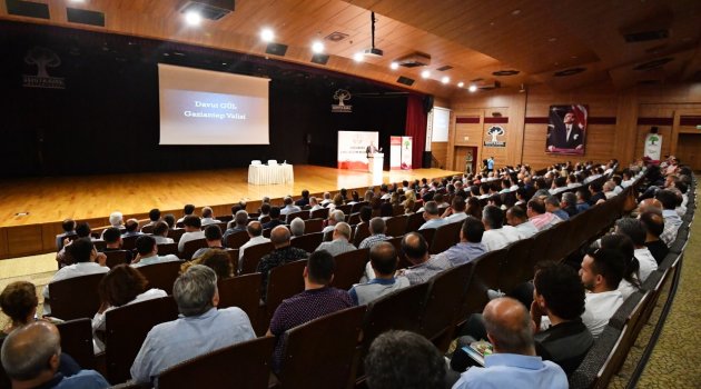 Vali Gül, “Öğrenciler ikamet ettikleri yerdeki okula kaydolacak”