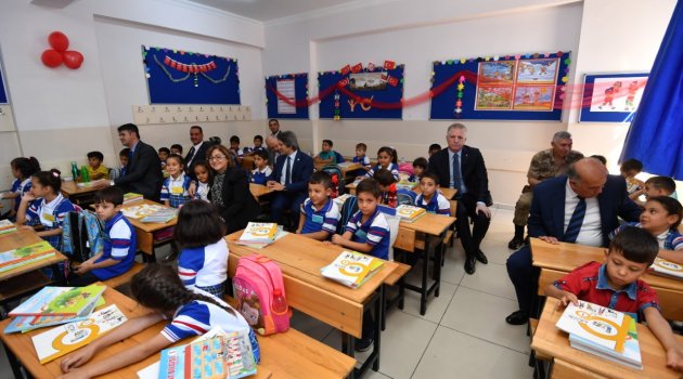 Vali Gül, “Yapımı devam eden 4 bin derslikten 600’ü hizmete girdi”