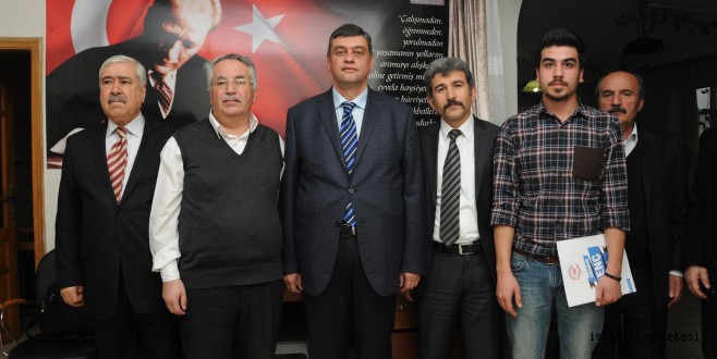 YAĞMUR ÇAMUR ARIKAN’I ÇALIŞMAKTAN YILDIRMIYOR