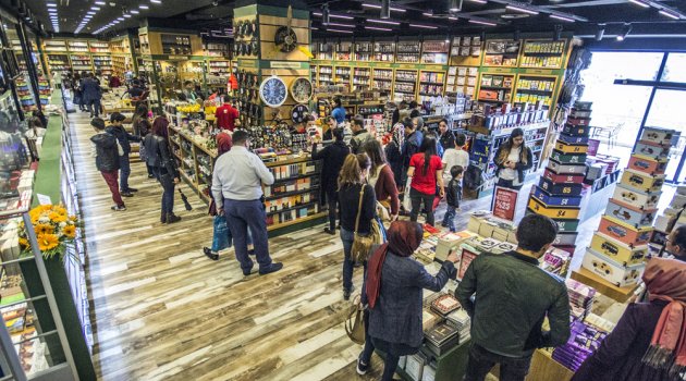 -ZUKKA KİTAP & CAFE BEŞİNCİ ŞUBESİNİ SANKO PARK’TA AÇTI -AHMET ÜMİT, “ELVEDA GÜZEL VATANIM” İSİMLİ KİTAPLARINI İMZALAYACAK